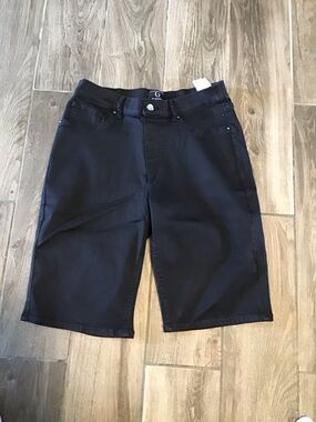 G by Giuliana Black Waistband Shorts